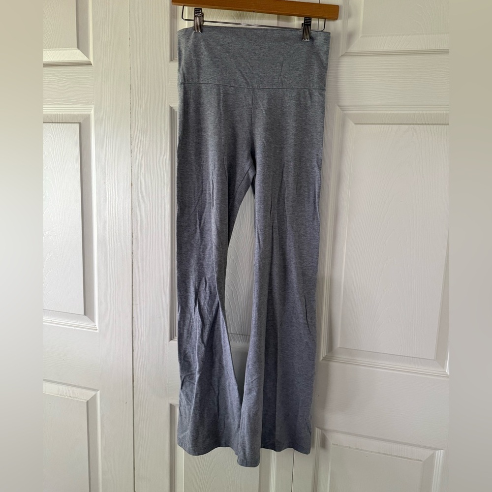 High-Waist Gray Flare Leggings